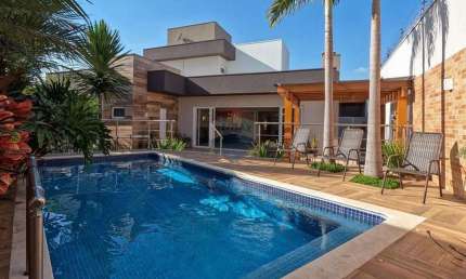 Casa para venda em Jardim Primavera de 322.00m² com 3 Quartos, 3 Suites e 4 Garagens