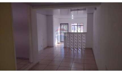 Casa para alugar em Jardim Santa Rosa de 300.00m² com 2 Quartos e 1 Suite