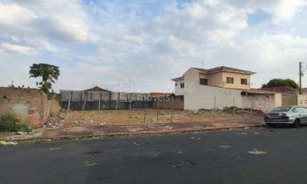 Terreno para venda em Jardim Tabapuã (vila Xavier) de 300.00m²