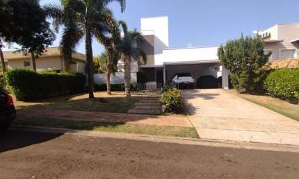 Sobrado para venda em Residencial Portal Dos Oitis de 356.00m² com 3 Quartos, 3 Suites e 4 Garagens