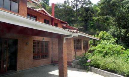 Casa de Condomínio para venda em Granja Viana de 580.00m² com 4 Quartos, 2 Suites e 8 Garagens