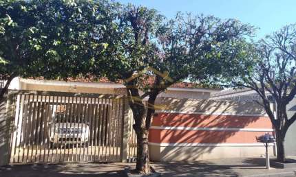 Casa para venda em Jardim Alice de 100.00m² com 3 Quartos, 1 Suite e 2 Garagens
