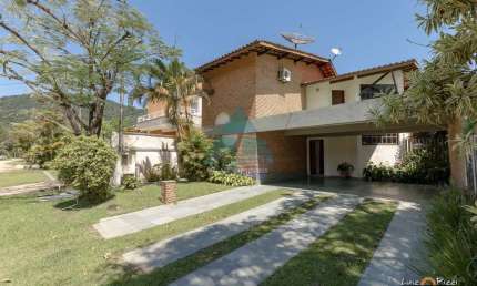 Casa para venda em Condomínio Lagoinha de 205.00m² com 3 Quartos, 2 Suites e 4 Garagens