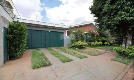 Casa para alugar em Jardim América de 230.00m² com 4 Quartos, 2 Suites e 2 Garagens