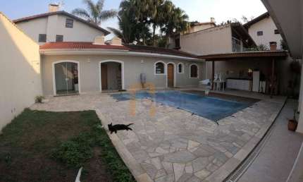 Casa para venda em Vila Oliveira de 321.00m² com 4 Quartos, 3 Suites e 4 Garagens