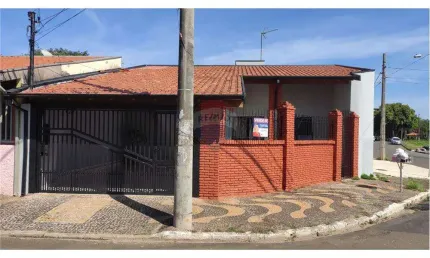 Casa para venda em Jardim Campestre de 196.00m² com 3 Quartos, 1 Suite e 2 Garagens