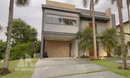 Casa para venda em Tarumã de 421.00m² com 3 Quartos, 1 Suite e 4 Garagens