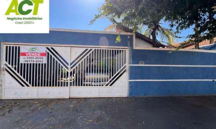 Casa para venda em Jardim Universo de 250.00m² com 3 Quartos, 1 Suite e 2 Garagens