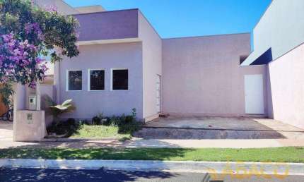 Casa para alugar em Residencial Samambaia de 105.00m² com 3 Quartos e 2 Garagens