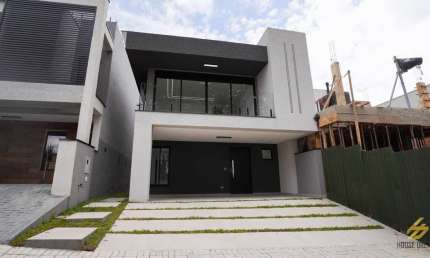 Casa de Condomínio para venda em Santa Cândida de 190.00m² com 4 Quartos, 1 Suite e 2 Garagens