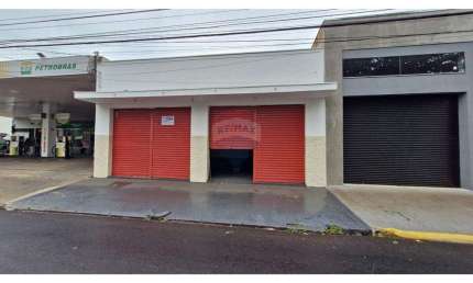 Galpão / Depósito / Armazém para alugar em Vila Seixas de 250.00m² com 3 Quartos e 30 Garagens