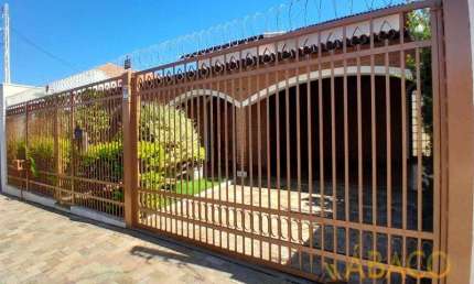 Sobrado para alugar em Vila Faria de 455.00m² com 4 Quartos, 1 Suite e 4 Garagens