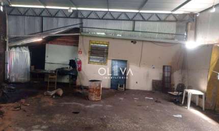 Galpão / Depósito / Armazém para venda em Jardim Das Oliveiras de 205.00m² com 3 Garagens
