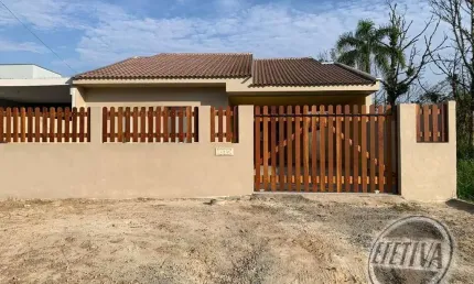 Casa para venda em Guaratuba de 197.00m² com 4 Quartos, 4 Suites e 3 Garagens