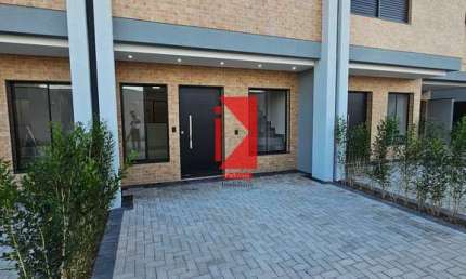 Casa de Condomínio para venda em Vila Colorau de 112.00m² com 3 Quartos, 1 Suite e 2 Garagens
