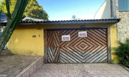 Casa para venda em Vila Jacuí de 174.00m² com 3 Quartos e 3 Garagens