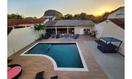Casa para venda em Anil de 380.00m² com 4 Quartos, 3 Suites e 4 Garagens
