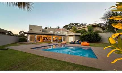 Casa para venda em Vila Do Golf de 615.38m² com 5 Quartos, 5 Suites e 8 Garagens