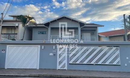 Sobrado para venda em Residencial Dona Leda de 335.00m² com 3 Quartos, 1 Suite e 4 Garagens