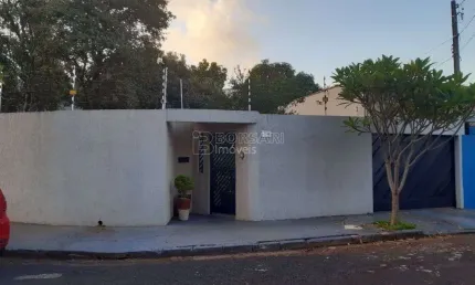 Casa para venda em Campos Ville de 139.00m² com 3 Quartos, 1 Suite e 8 Garagens