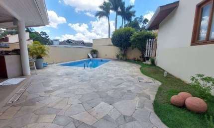 Casa de Condomínio para venda em Granja Viana de 371.00m² com 4 Quartos, 1 Suite e 4 Garagens