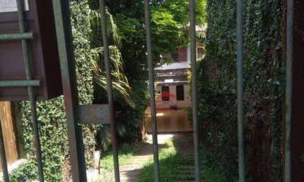 Casa para venda em Jardim Das Flores de 250.00m² com 3 Quartos, 1 Suite e 2 Garagens