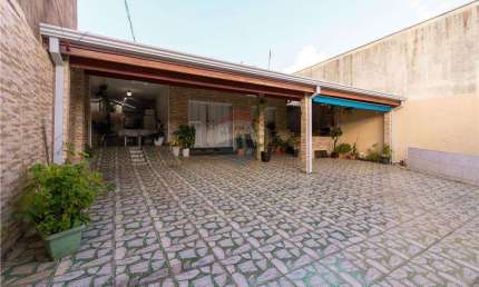 Casa para venda em Jardim São Jorge de 243.33m² com 3 Quartos, 1 Suite e 4 Garagens