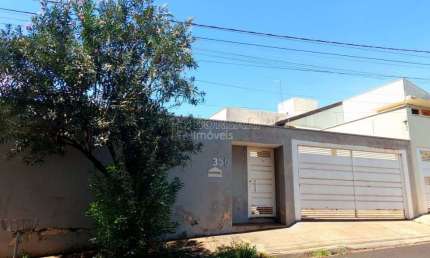 Casa para venda em Jardim Morumbi de 165.00m² com 2 Quartos e 2 Garagens