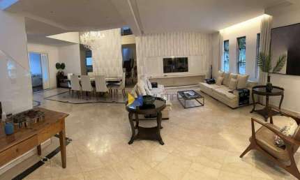 Sobrado para venda em Jardim Maia de 420.00m² com 3 Quartos, 3 Suites e 6 Garagens