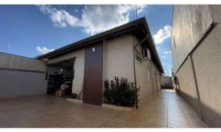 Casa para venda em Parque Dos Lagos de 136.00m² com 3 Quartos, 1 Suite e 3 Garagens