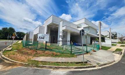 Casa para venda em Aparecidinha de 196.00m² com 3 Quartos, 3 Suites e 4 Garagens