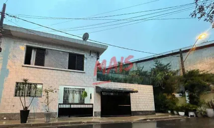 Sobrado para venda em Estuário de 168.00m² com 3 Quartos, 1 Suite e 1 Garagem