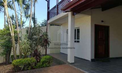 Casa para alugar em JARDIM AMÉRICA de 242.00m² com 4 Quartos, 1 Suite e 5 Garagens