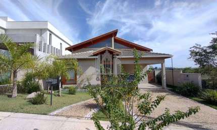 Casa para venda em PARQUE DAS QUARESMEIRAS de 219.00m² com 3 Quartos, 1 Suite e 4 Garagens