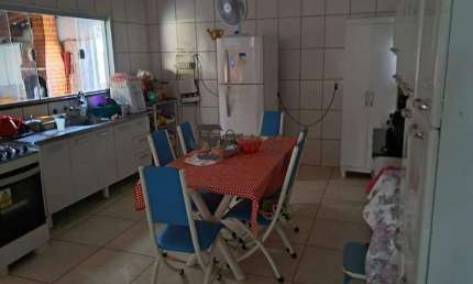 Casa para venda em Jardim Suécia de 90.00m² com 2 Quartos e 2 Garagens