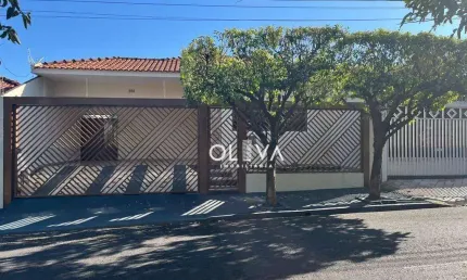 Casa para alugar em Parque Residencial Lauriano Tebar de 188.00m² com 4 Quartos, 2 Suites e 2 Garagens