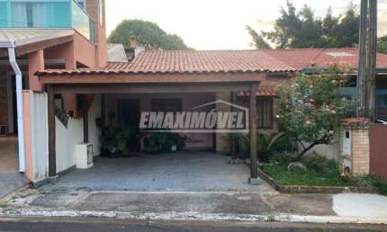 Casa de Condomínio para alugar em Jardim São Guilherme de 51.00m² com 2 Quartos, 1 Suite e 2 Garagens