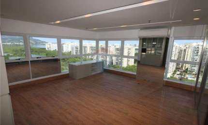 Sala Comercial para alugar em Barra Da Tijuca de 237.00m² com 6 Garagens
