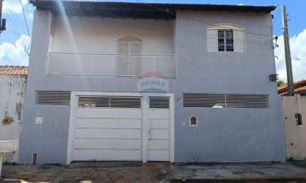 Sobrado para venda em Núcleo Habitacional Ulisses Guimarães de 141.86m² com 2 Quartos, 1 Suite e 3 Garagens
