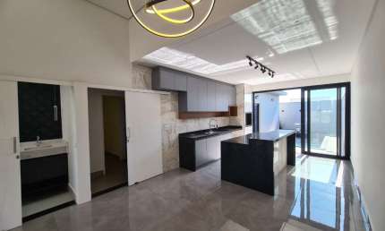 Casa de Condomínio para venda em Soleil de 150.00m² com 3 Quartos, 3 Suites e 4 Garagens
