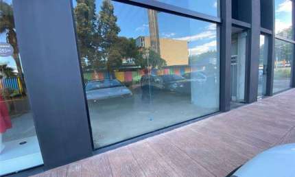 Sala Comercial para alugar em Vila Santo Antônio de 47.00m² com 2 Garagens
