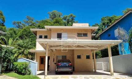 Casa de Condomínio para venda em Granja Viana de 256.00m² com 4 Quartos, 1 Suite e 2 Garagens