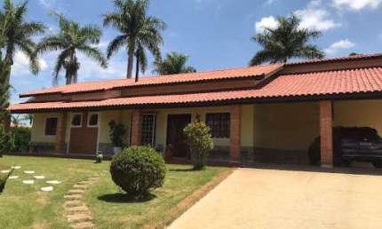 Casa para venda em Fazenda Castelo Vitassay de 420.00m² com 4 Quartos, 2 Suites e 8 Garagens