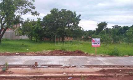 Terreno à venda na Avenida Sílvio Cruz, Cidade Jardim, Araraquara