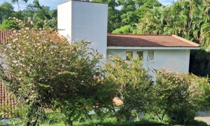 Casa de Condomínio para venda em Granja Viana de 604.00m² com 4 Quartos, 4 Suites e 5 Garagens