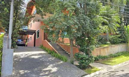 Casa de Condomínio para venda em Granja Viana de 435.00m² com 4 Quartos, 4 Suites e 4 Garagens