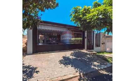 Casa para venda em Jardim Nova Europa de 199.51m² com 4 Quartos e 4 Garagens