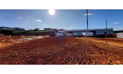 Lote / Terreno para alugar em São Luiz de 1208.00m²