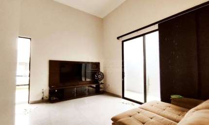 Casa de Condomínio para venda em Jardim Salto Grande de 174.00m² com 3 Quartos, 3 Suites e 4 Garagens
