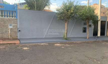 Casa para venda em Vila Esperança (vila Xavier) de 180.00m² com 3 Quartos, 2 Suites e 4 Garagens